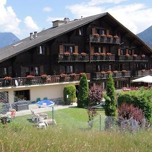 B & B Hotel Aux Mille Etoiles